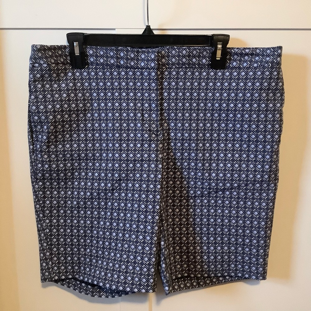 Mario Serrano Italy short Bermuda size 14